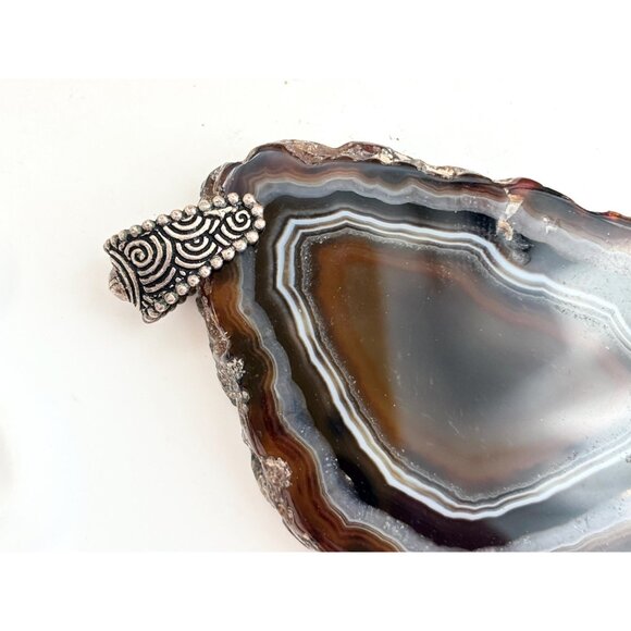 Brown & White Banded Sliced Agate Geode Crystal Silver Toned Vintage Pendant - Picture 8 of 16